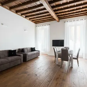 Apartamento A World Aparts - 104 Frattina, Roma