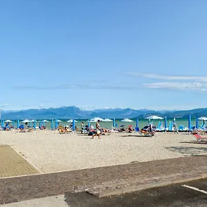 villa-azdora.hotelinveneto.com/
