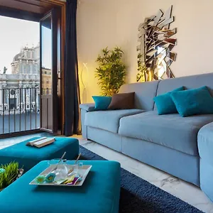https://balconi-al-duomo.catania-hotels.net